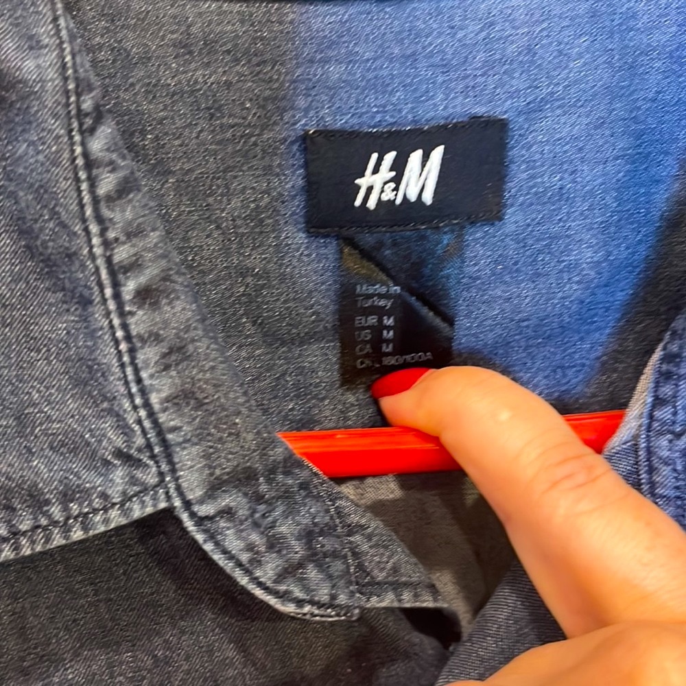 H&M Dark Wash Long Sleeved Denim Button Down Shirt, Men’s Size Medium. - Picture 7 of 9